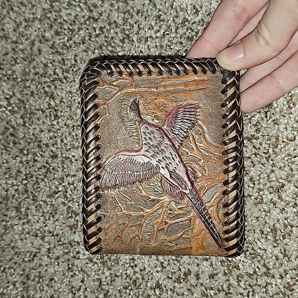 Vintage Leather Bi fold. - Picture 7 of 10